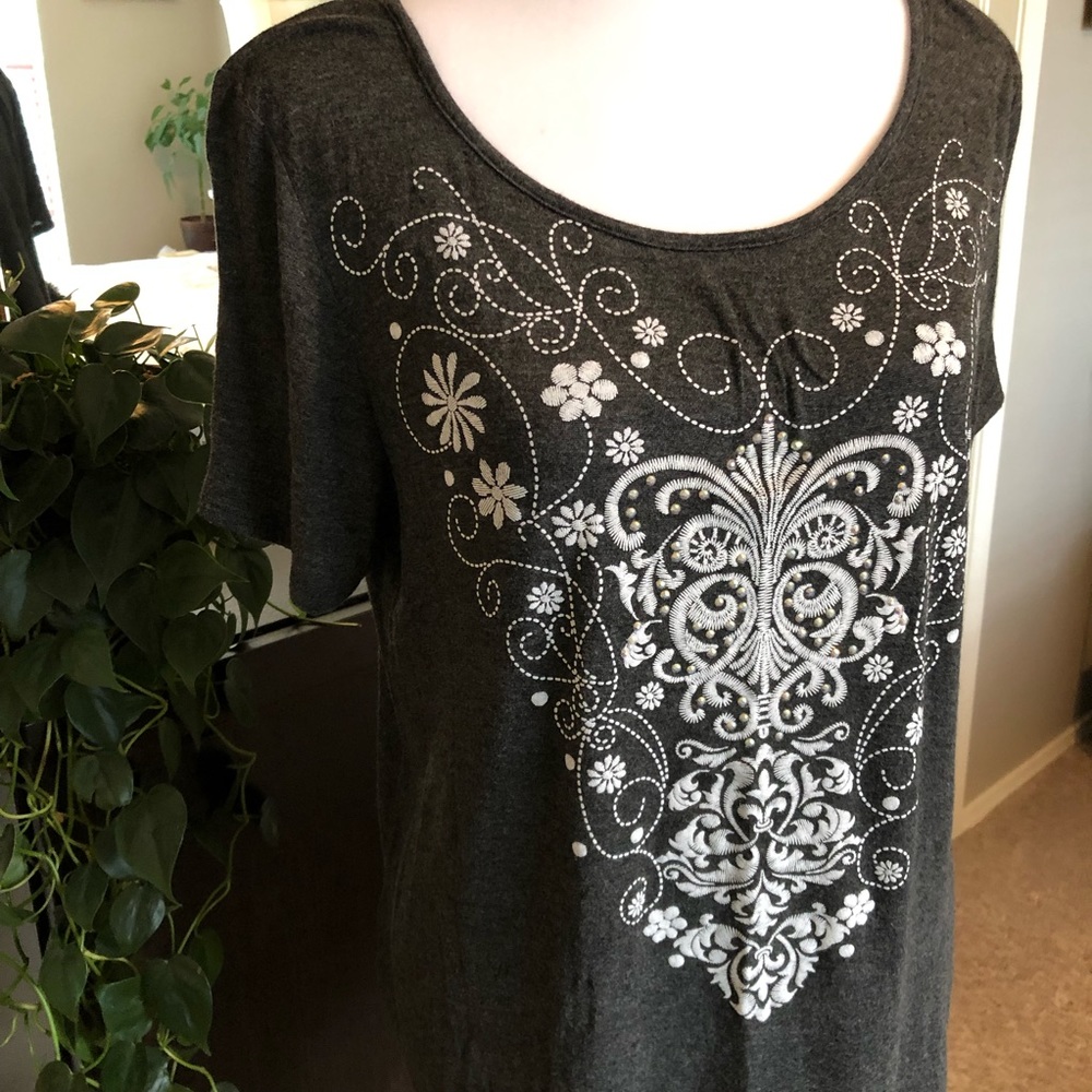 Charcoal Grey Tee With Ivory Textured Imprint NWOT